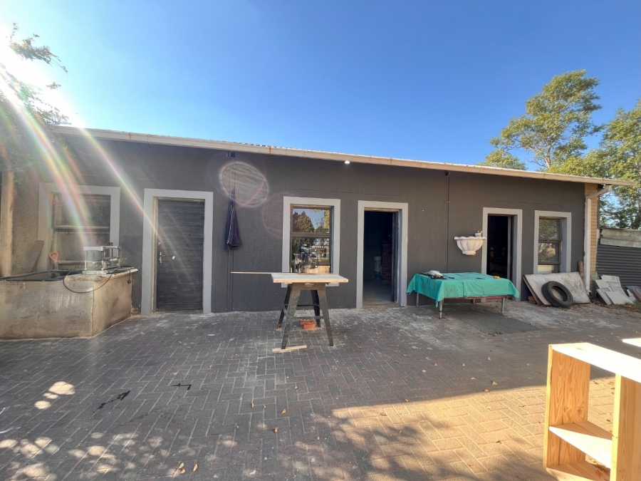 5 Bedroom Property for Sale in Levins Estate Free State